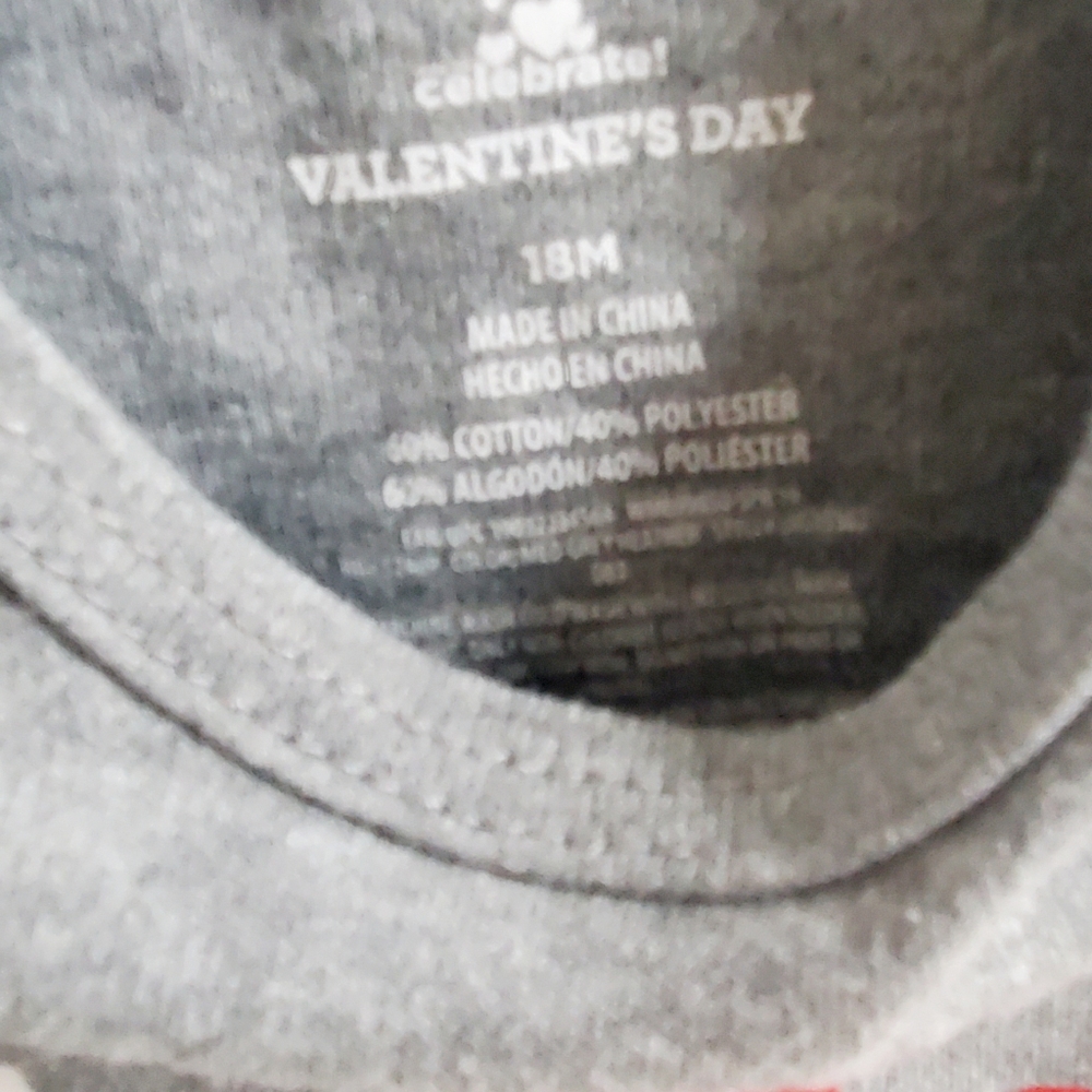 3/$25 Valentines XOXO onsie - Picture 2 of 2